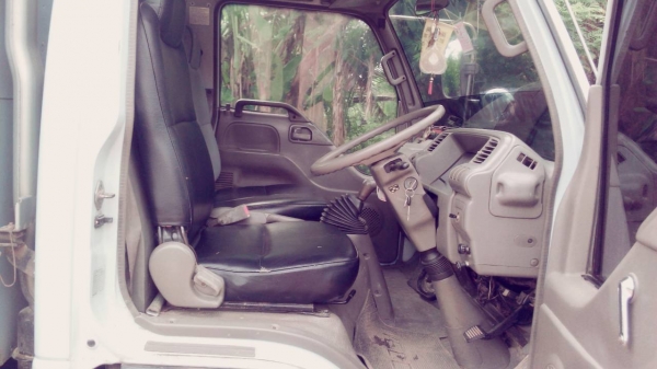 ขายด่วนรถบรรทุก 6 ล้อ ISUZU NKR