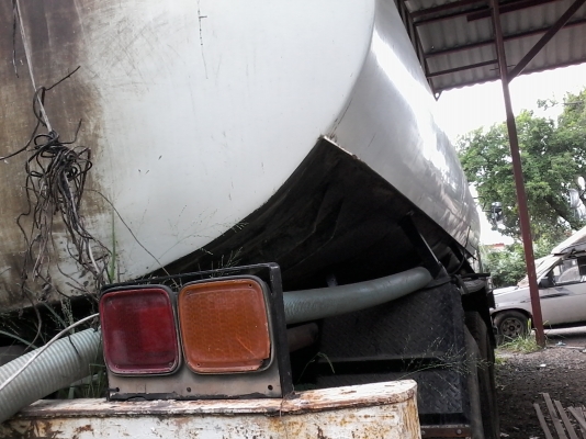 ขอโทษครับ แจ้งราคาใหม่ เป็น ราคา 550,000 บาท ขายด่วนครับ รถน้ำ 2 เพลา HINO KT725 สวยพร้อมใช้งาน เอกสารพร้อมโอนครับ