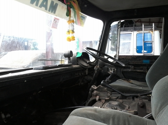 ขอโทษครับ แจ้งราคาใหม่ เป็น ราคา 550,000 บาท ขายด่วนครับ รถน้ำ 2 เพลา HINO KT725 สวยพร้อมใช้งาน เอกสารพร้อมโอนครับ