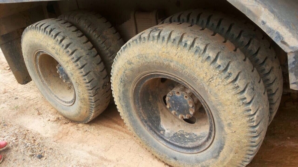 ขายรถ10ล้อดั้มพ์ ISUZU FXZ23NFY เครื่อง 240 แรงม้า หัวขาวตัวแรกทำฟ้า สนใจโทร 081-9701072