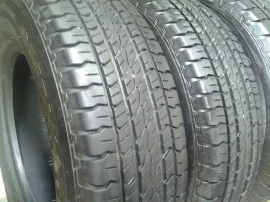 ยาง  215/70/15  ดอกหนาๆนุ่มๆ ปี 12
