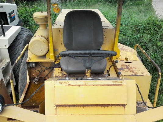 ขายด่วนครับ รถบด SAKAI 2 เพลา ล้อเรียบ สั่นสะเทือน สวยครับพร้อมใช้งานเลยครับ