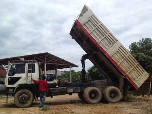 ขายรถบรรทุก10ล้อ 2 เพลา เทเลอร์ท้ายเป็ด  ปี 36