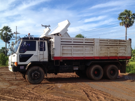 ขายรถบรรทุก10ล้อ 2 เพลา เทเลอร์ท้ายเป็ด  ปี 36