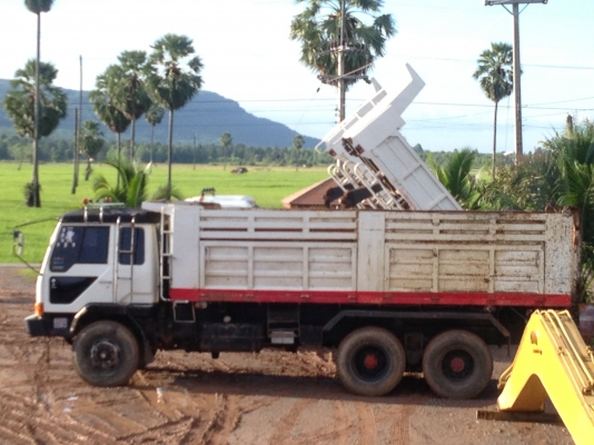 ขายรถบรรทุก10ล้อ 2 เพลา เทเลอร์ท้ายเป็ด  ปี 36