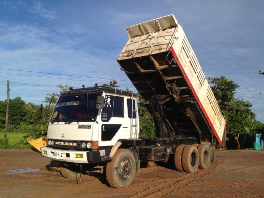 ขายรถบรรทุก10ล้อ 2 เพลา เทเลอร์ท้ายเป็ด  ปี 36