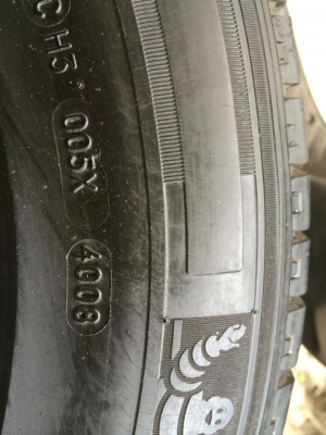 ขายยางขอบ15 สองชุด 215/65/15 205/70/15 และล้อ d4d 5รู 1ชุด