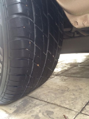 ขายยางขอบ15 สองชุด 215/65/15 205/70/15 และล้อ d4d 5รู 1ชุด