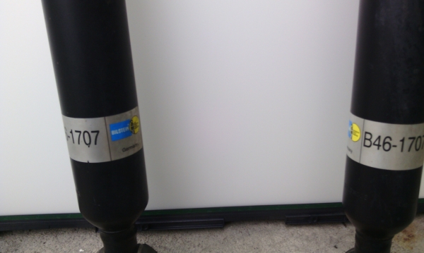 ขายโช้คbilstein germany ไม่แพงไม่เสียใช้งานได้ดี ถอดออกจากเบ๊นครับ