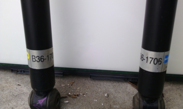 ขายโช้คbilstein germany ไม่แพงไม่เสียใช้งานได้ดี ถอดออกจากเบ๊นครับ