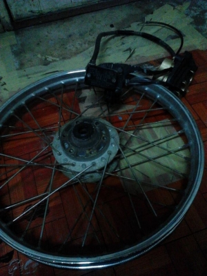 ล้อเหล็ก+ดุุมใส่TZM มา+ ดิสเบรค บนล่าง