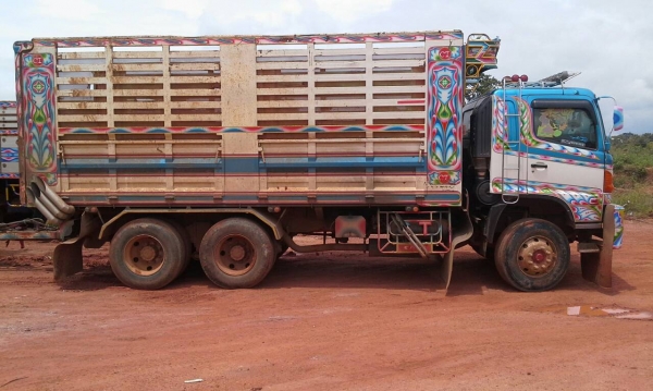 HINO 344  ขายดาวน์  950,000 บาทค่ะ ขายสดก็ขายค่ะราคาต่อรองได้คะ