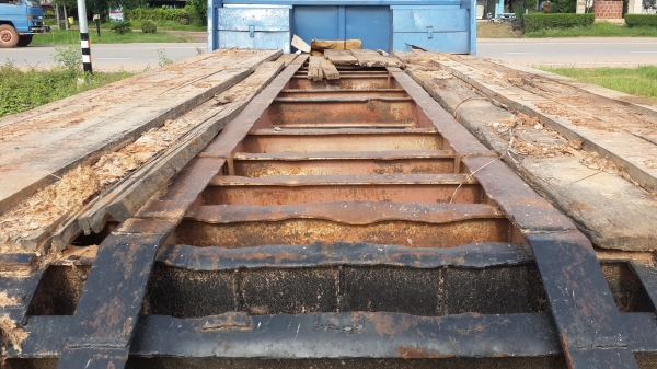 ขายด่วนสิบล้อสองเพลา เทรนเลอร์บรรทุกแบ็คโฮ200-320สบายราคาไม่แพงโทร0843923995