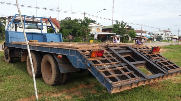 ขายด่วนสิบล้อสองเพลา เทรนเลอร์บรรทุกแบ็คโฮ200-320สบายราคาไม่แพงโทร0843923995