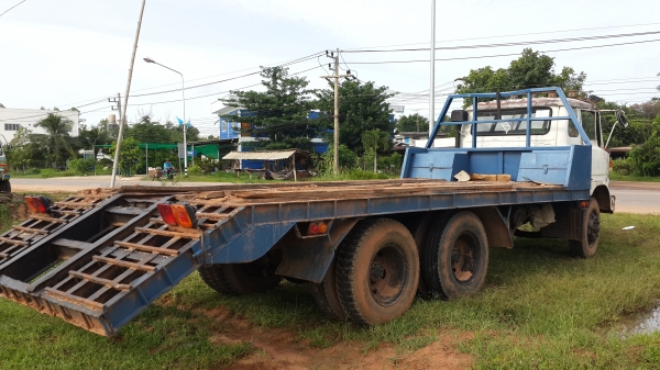 ขายด่วนสิบล้อสองเพลา เทรนเลอร์บรรทุกแบ็คโฮ200-320สบายราคาไม่แพงโทร0843923995