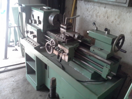 เครื่องกลึง 4 ฟุต ไต้หวัน 2 เพลา พร้อมมีเบรค เกียร์บล็อค รุ่น H11-1A พร้อมใช้งาน เครื่องกลึง 4 ฟุต ไต้หวัน 2 เพลา พร้อมมีเบรค เกียร์บล็อค รุ่น H11-1A พร้อมใช้งาน