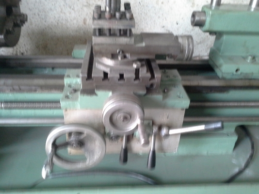 เครื่องกลึง 4 ฟุต ไต้หวัน 2 เพลา พร้อมมีเบรค เกียร์บล็อค รุ่น H11-1A พร้อมใช้งาน เครื่องกลึง 4 ฟุต ไต้หวัน 2 เพลา พร้อมมีเบรค เกียร์บล็อค รุ่น H11-1A พร้อมใช้งาน