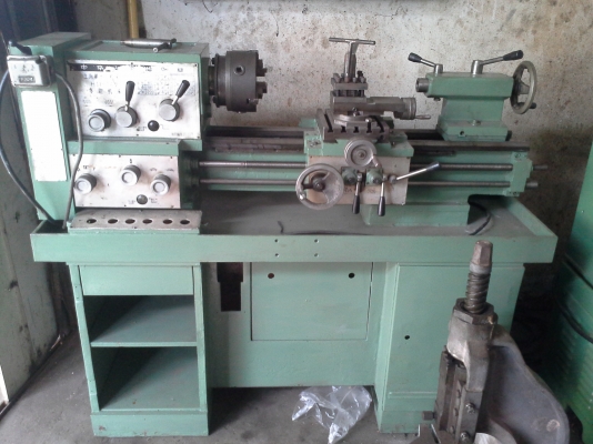 เครื่องกลึง 4 ฟุต ไต้หวัน 2 เพลา พร้อมมีเบรค เกียร์บล็อค รุ่น H11-1A พร้อมใช้งาน