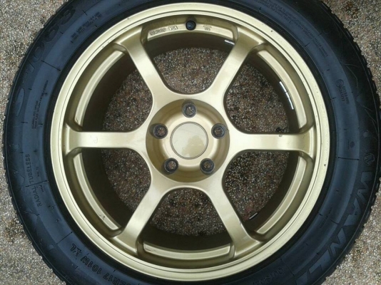 ล้อแม็ก rg2 17"x8" et32 5 รู 114.3 งาน rota สีทองสภาพสวย มีรอยนิดหน่อยครับ ไม่คด ไม่ดุ้ง สีเดิม ยาง wanli s-1000 225/55r17 ยางผลิตปี 11 ดอกเต็ม ขายทั้งชุด 13,900 บาทครับ สนใจติดต่อ 089-6938185