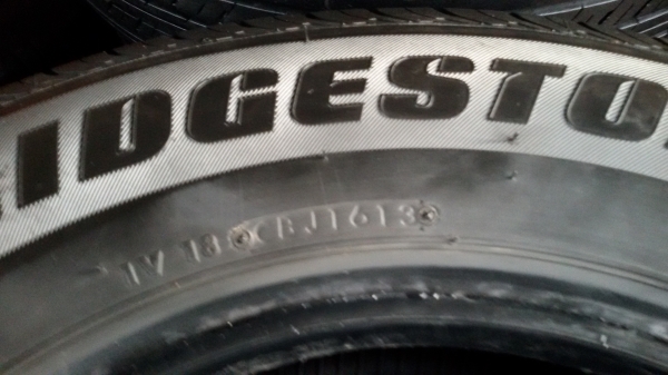 ขายยาง 215 70 15 บิสโตนปี13คู่ละ2800