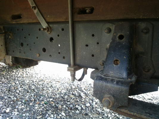 ต้องการขาย 4 ล้อ อีซูซุ 88 แท้ห้าง เกียร์สั้นสภาพพร้อมใช้ เครื่องฟิตดีไม่มีเยิ้ม สภาพสวยคลัชชีสวยตลอดเส้นไม่มีสนิม  หัวไม่ผุไม่มีสนิมวิ่งน้อยยางสวย4เส้น