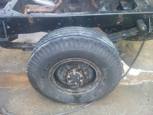 ต้องการขาย 4 ล้อ อีซูซุ 88 แท้ห้าง ปี36เกียร์สั้น เครื่องฟิตดีไม่มีเยิ้ม สภาพสวยคลัชชีสวยตลอดเส้นไม่มีสนิม  หัวไม่ผุไม่มีสนิมยางสวย4เส้น