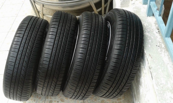 ขายยางสภาพน้องป้ายแดง michelin energy xm1 175/65r15 ยางผลิตสัปดาห์ที่ 7 ปี 13 แถมล้อกะทะและฝาครอบถอดจาก city ครับ ขายท้งชุด 4,900 บาทครับ สนใจติดต่อเล็กคลองสามครับ 081-3747940
