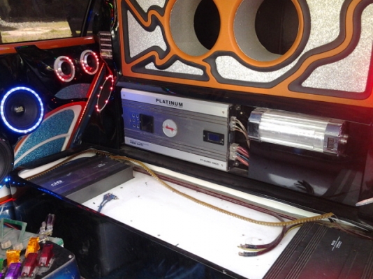 ขายคับ  เครื่องเสียงชุดให่ญ  ของแต่งเยอะมาก