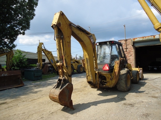 รถตักหน้าขุดหลังมือสอง  CAT 446B  สนใจโทร 083 081 2889