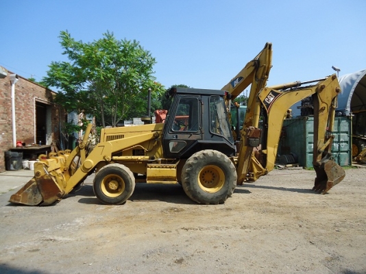 รถตักหน้าขุดหลังมือสอง  CAT 446B  สนใจโทร 083 081 2889