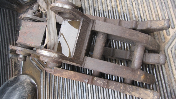 ตัวคีบไม้ยูคา ใส่ แบคโฮ 60 ใช้งานได้ถอดออก รถขายไปแล้ว