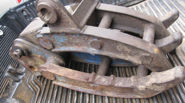 ตัวคีบไม้ยูคา ใส่ แบคโฮ 60 ใช้งานได้ถอดออก รถขายไปแล้ว