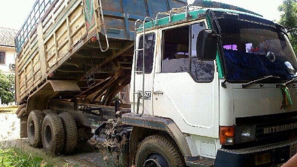 ต้องการขายมิตซู 527TD 32## 2เพลาตั้ม