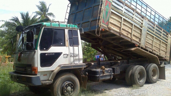 ต้องการขายมิตซู 527TD 32## 2เพลาตั้ม