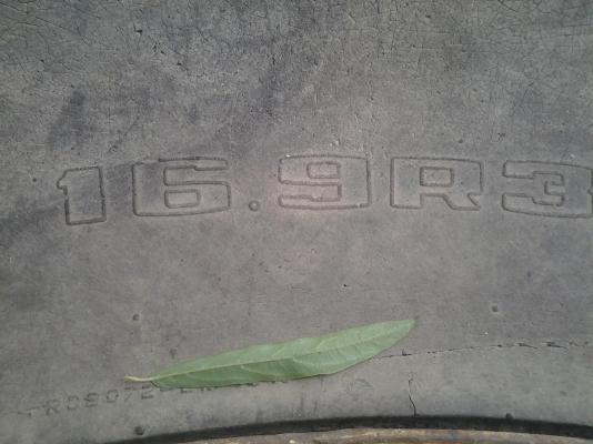 ขายตามสภาพล้อรถไถฟอด6600พร้อมยาง