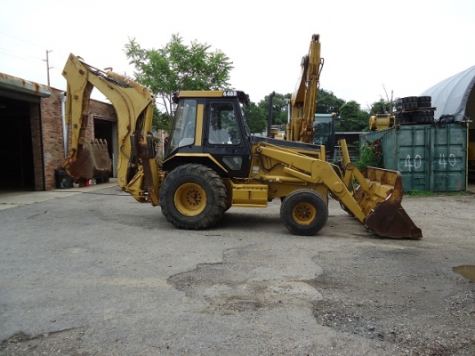 รถตักหน้าขุดหลังมือสอง CAT 446B สนใจโทร 083 081 2889