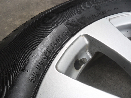 ล้อแม็ก 17นิ้ว 5รู114 เชฟ พร้อมยาง 225/65R17ปี10 สวยๆ 4 ล้อ ราคา 6900 บาท