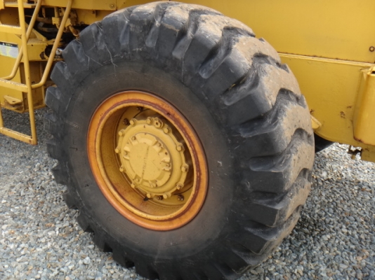 รถตัก CAT 936 นำเข้าจาก ญี่ปุ่น แท้ๆ 1000\% สวยมาก เป็นรถดันหิมะ ใช้น้อยมากครับ ขายถูก 090-986-2521