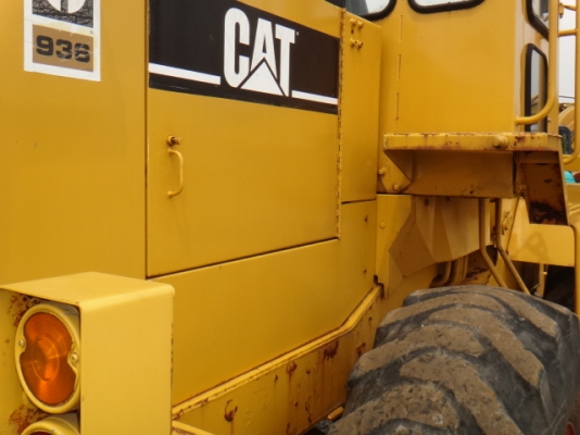 รถตัก CAT 936 นำเข้าจาก ญี่ปุ่น แท้ๆ 1000\% สวยมาก เป็นรถดันหิมะ ใช้น้อยมากครับ ขายถูก 090-986-2521