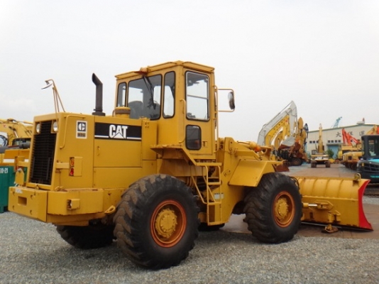 รถตัก CAT 936 นำเข้าจาก ญี่ปุ่น แท้ๆ 1000\% สวยมาก เป็นรถดันหิมะ ใช้น้อยมากครับ ขายถูก 090-986-2521