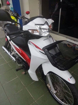 ได้ไปคุ้มค่าเกินราคา Honda Wave 110 i ปี 2556 สีขาว แดง สวยวิ๊งมากๆ ขับนิ่มมีคุณภาพ