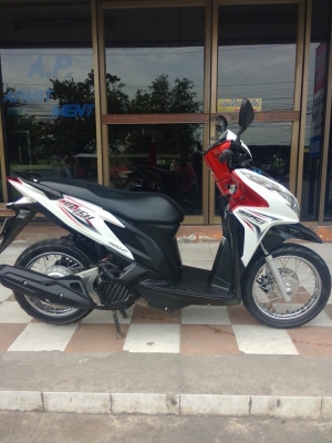 Honda Click 125i ปี 2556 สีขาว ดำ รุ่น Tune up รถสวย ประหยัดน้ำมัน Honda Click 125i ปี 2556 สีขาว ดำ รุ่น Tune up รถสวย ประหยัดน้ำมัน