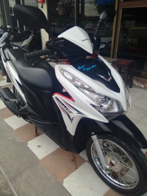 Honda Click 125i ปี 2556 สีขาว ดำ รุ่น Tune up รถสวย ประหยัดน้ำมัน