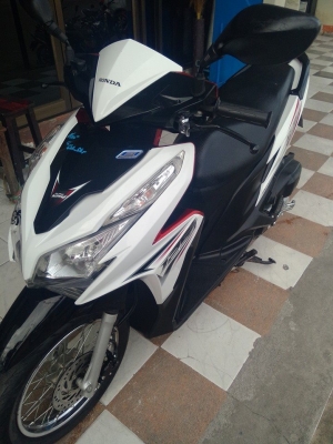 Honda Click 125i ปี 2556 สีขาว ดำ รุ่น Tune up รถสวย ประหยัดน้ำมัน Honda Click 125i ปี 2556 สีขาว ดำ รุ่น Tune up รถสวย ประหยัดน้ำมัน