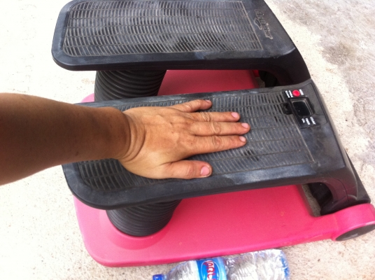 เครื่องออกกำลังการแบบเท้าเหยียบแบบมีเบาะอากาศ(Air Climber) ยื่นเหยียบไป-มาเหมือนเดินไปมา เครื่องออกกำลังการแบบเท้าเหยียบแบบมีเบาะอากาศ(Air Climber) ยื่นเหยียบไป-มาเหมือนเดินไปมา