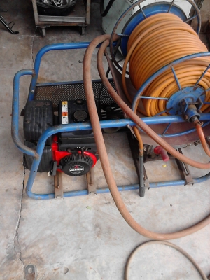 เครื่องสูบฉีด ปั๊มน้ำแรง สตาร์ทน้ำมัน ( เครื่องMITSUBISHI+ปั๊มน้ำ )  สายยาว ติดต่อ TEL.081-427-3941