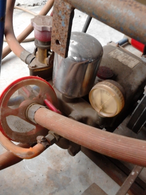 เครื่องสูบฉีด ปั๊มน้ำแรง สตาร์ทน้ำมัน ( เครื่องMITSUBISHI+ปั๊มน้ำ )  สายยาว ติดต่อ TEL.081-427-3941