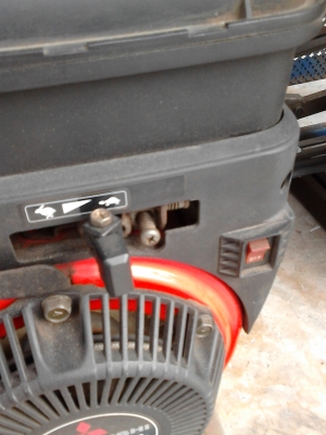 เครื่องสูบฉีด ปั๊มน้ำแรง สตาร์ทน้ำมัน ( เครื่องMITSUBISHI+ปั๊มน้ำ )  สายยาว ติดต่อ TEL.081-427-3941