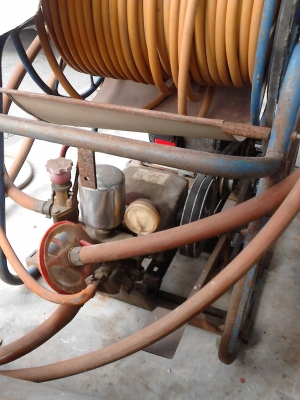 เครื่องสูบฉีด ปั๊มน้ำแรง สตาร์ทน้ำมัน ( เครื่องMITSUBISHI+ปั๊มน้ำ )  สายยาว ติดต่อ TEL.081-427-3941