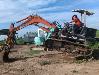 มาแล้วครับ - เรามีรถขุด PC 55  KUBOTA: KH 055  เครื่องดีเซล 6 สูบ พร้อมลายหัวเจาะ มาให้ชมและลองแล้วครับ ที่พระราม 2 กม 81